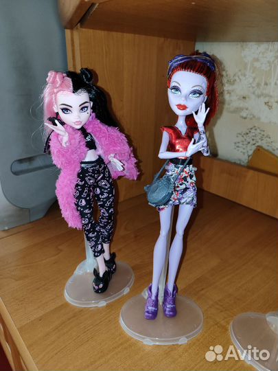 Подставка для кукол