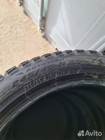 Pirelli Scorpion Ice Zero 2 245/45 R20 103H