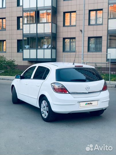 Opel Astra 1.6 МТ, 2011, 250 351 км