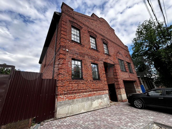 Дом 460 м² на участке 5 сот.