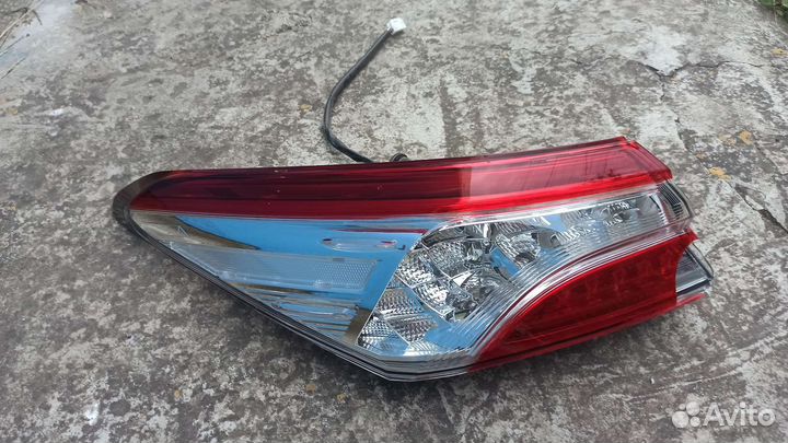 Фонарь LED Toyota Camry V70 оригинал