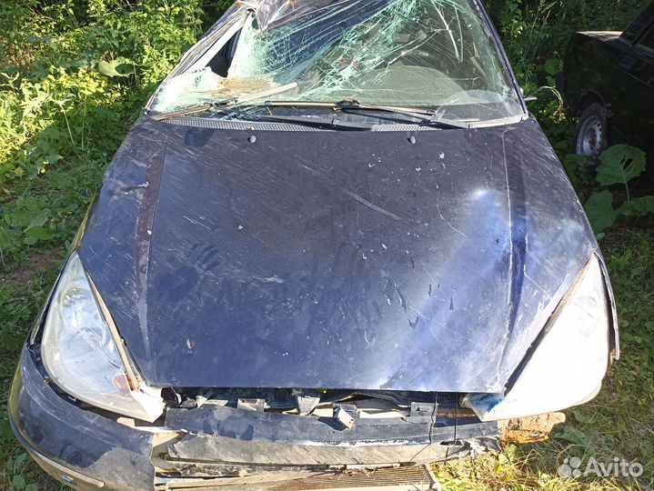 Капот Ford Focus 1 с дефектами