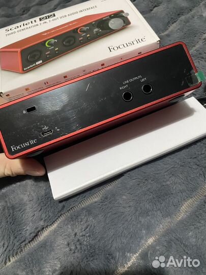 Внешняя звуковая карта Focusrite Scarlett 2i2 3gen