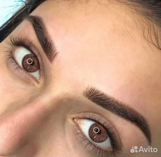 Перманентный макияж бровей