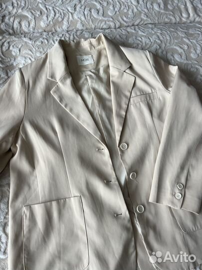 Пиджак женский бежевый