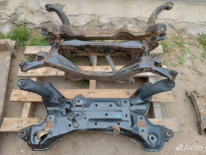 Подрамник передний и задний Mitsubishi Galant 9