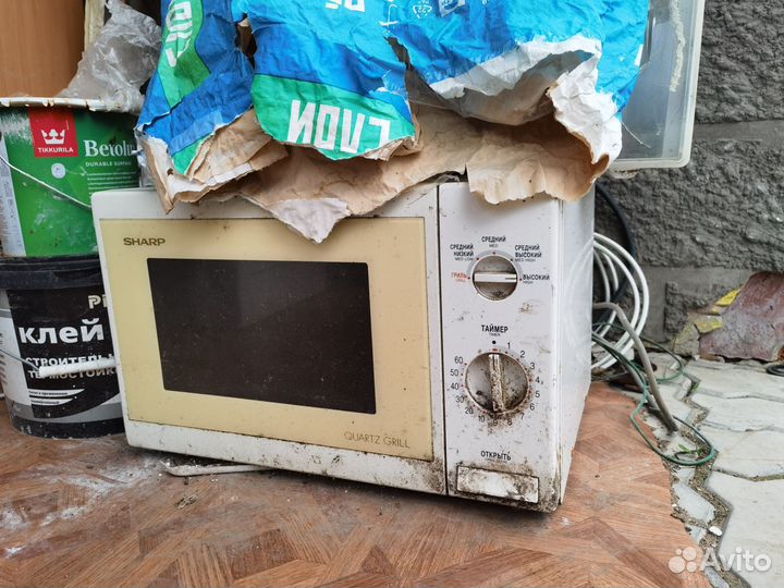 Посудомоечная машина Electrolux и свч Sharp