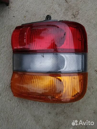 Стоп-сигнал Nissan Serena C23