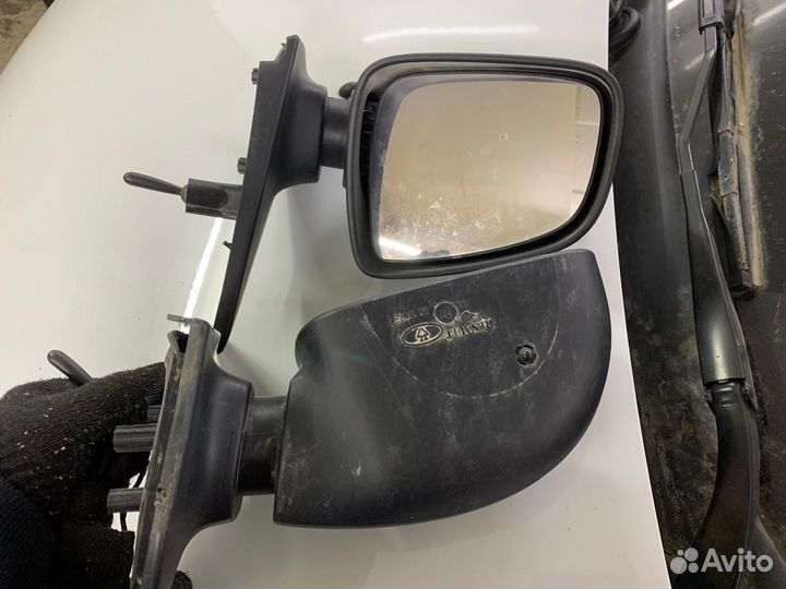 Зеркало левое и правое на renault logan 2