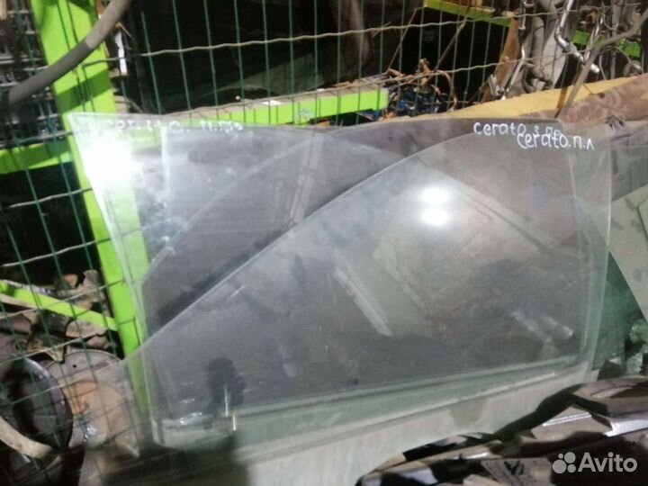 Стекло двери Kia Cerato