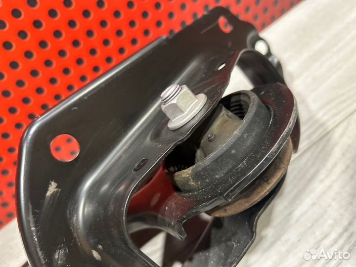 Рычаг задний левый Lexus Es axzh10 2020