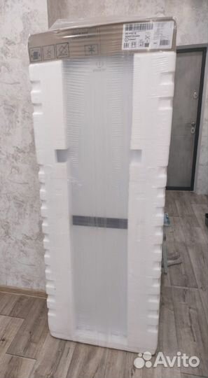 Новый Холодильник Indesit