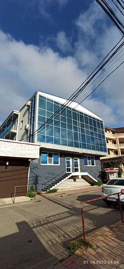 Дом 1000 м² на участке 6 сот.