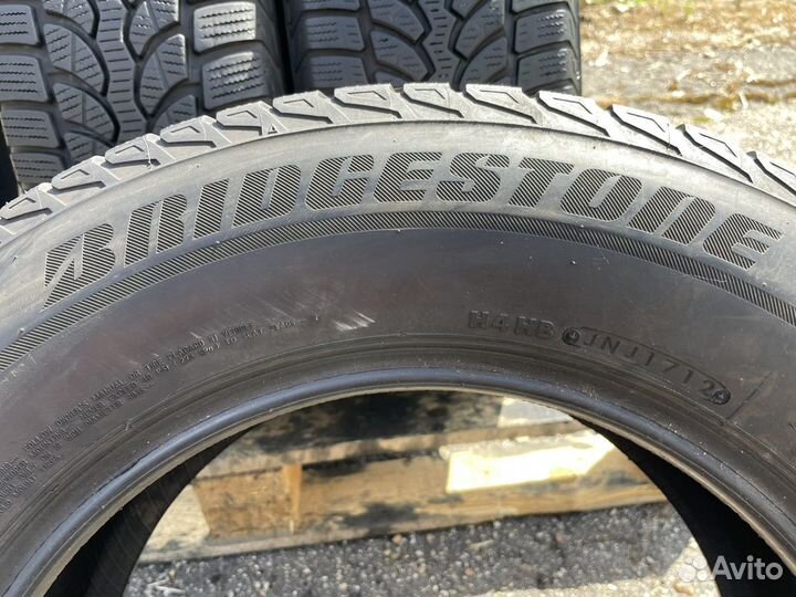 Bridgestone Blizzak LM-80 215/65 R16