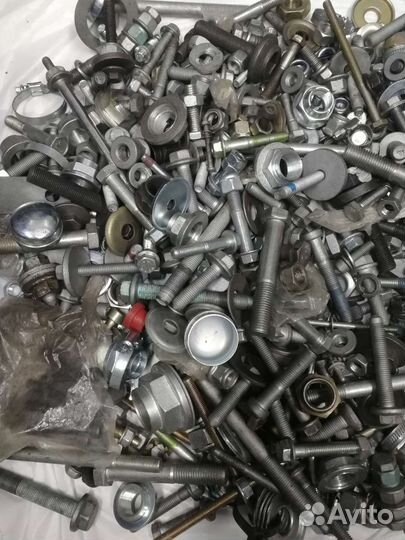 Автомобильные болты и гайки