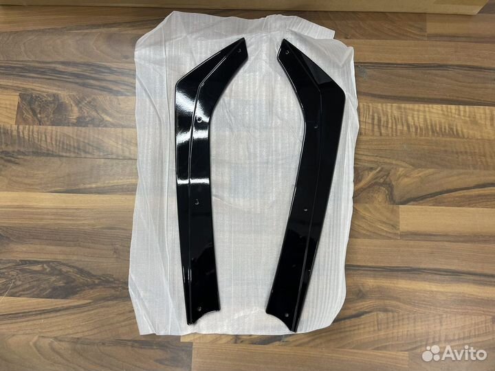 Мини лезвия за задний бампер на BMW G20 глянец