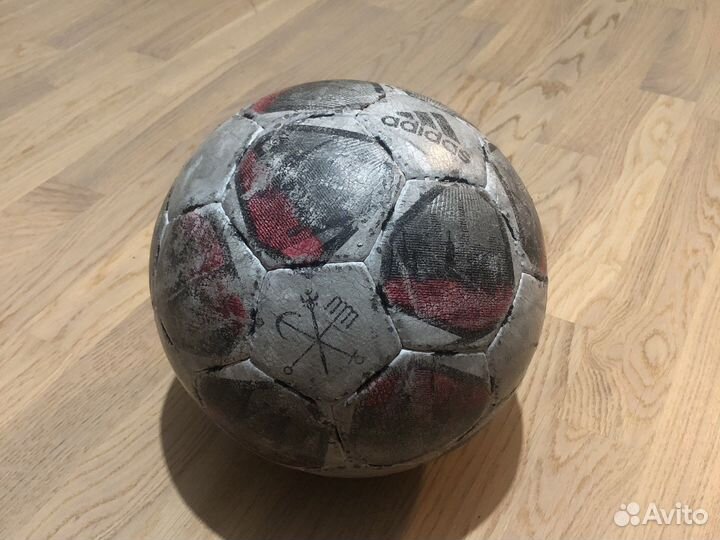 Футбольный мяч adidas лига чемпионов