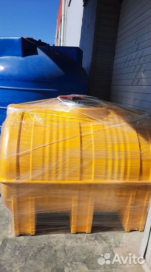 Ёмкость / бочка пластиковая