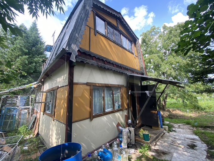 Дача 20 м² на участке 10 сот.