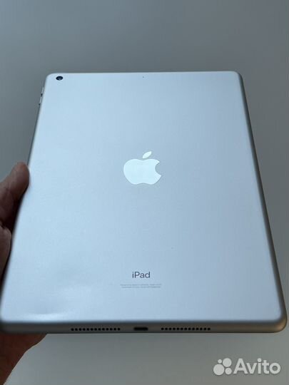 iPad 8 поколения 2020 32GB Wi-Fi Silver акб 100