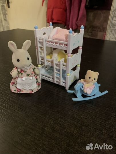 Sylvanian families трехъярусная кровать,мама,малыш