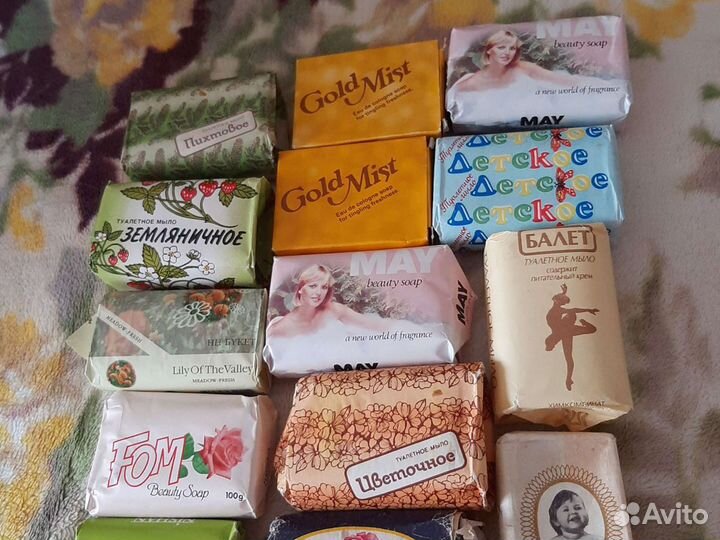 Флаконы и этикетки от винтажного мыло