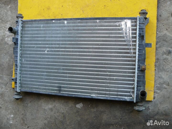 Радиатор основной для Ford Mondeo II 1,8 D