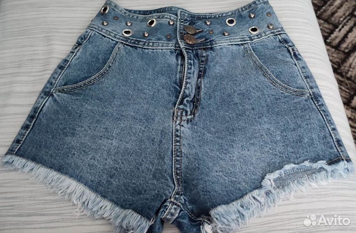 Джинсовые шорты на девочку 152-158