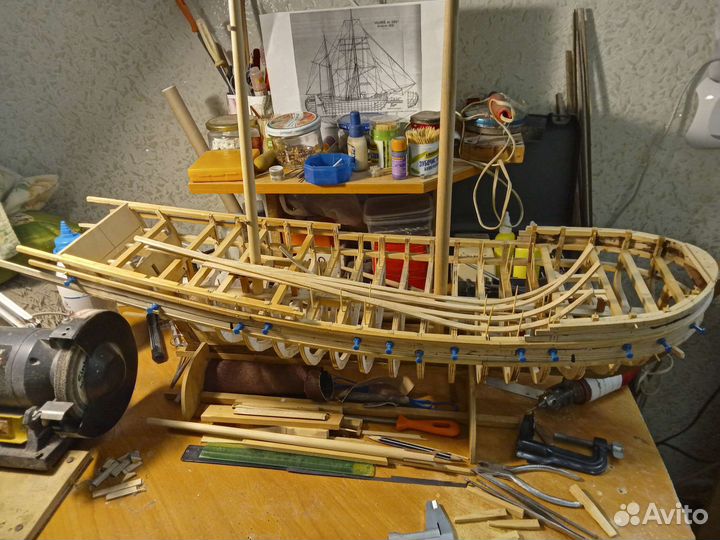 Модель корабля из дерева
