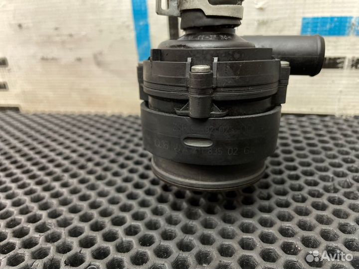 Насос водяной электрический Mercedes-Benz Ml-Class