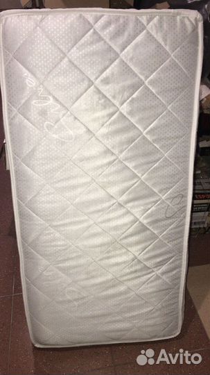 Кроватка с матрасом