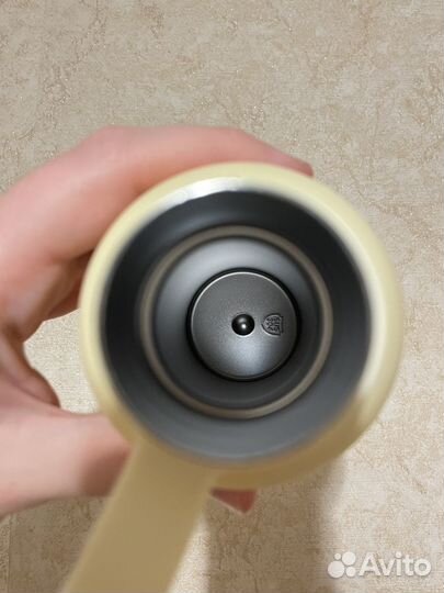 Бутылка для воды бежевая