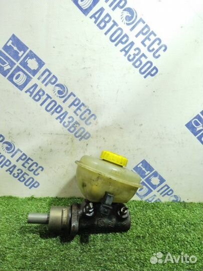 Главный тормозной цилиндр Audi 80 седан 2.0 PM (90