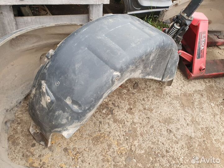 Подкрылок задний левый Range Rover Sport 1 L320