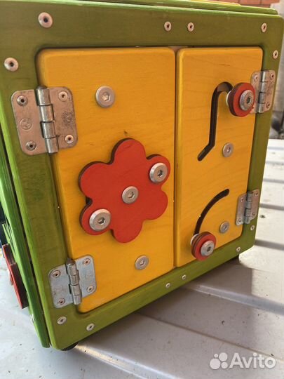 Развивающие игрушки -бизиборд