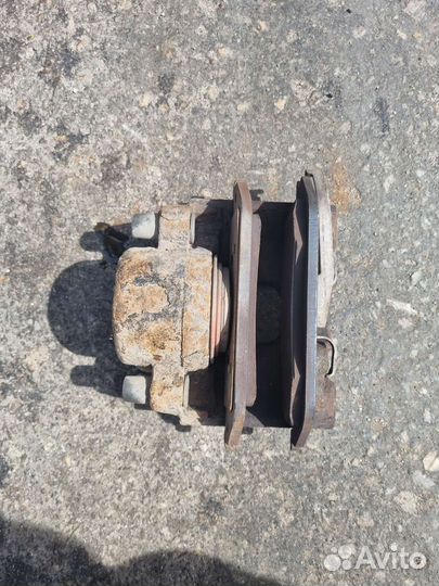 Суппорт передний правый w163 mercedes ml