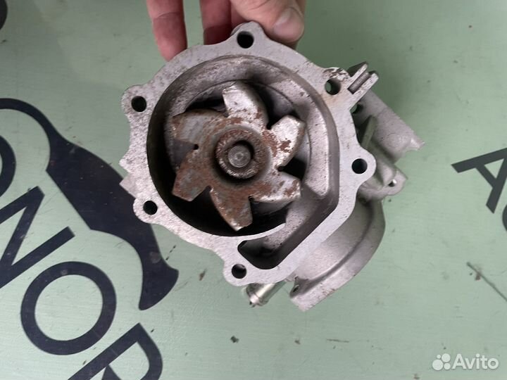 Водяная помпа subaru GMB