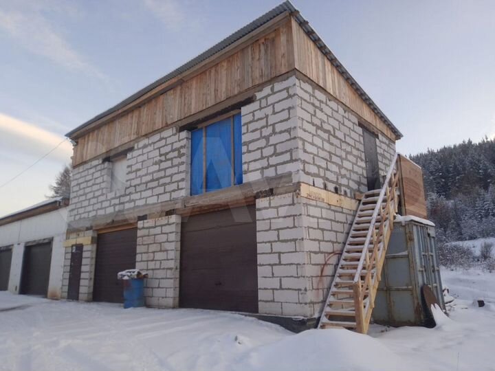 Гараж, > 30 м²