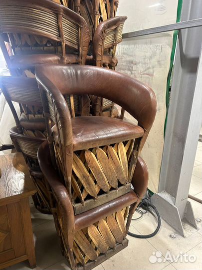 Кресло кожаное