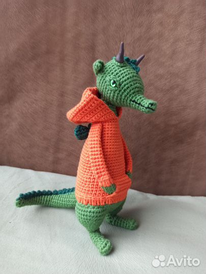 Дракон вязаный в худи