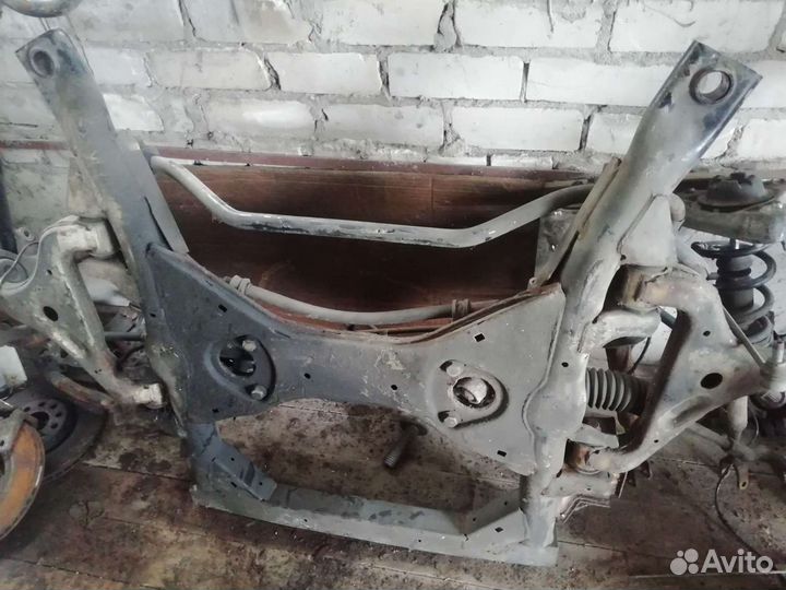 Передняя балка Mercedes Vito 639