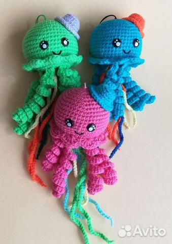 Мягкая вязаная игрушка. Брелок. Подвеска в машину