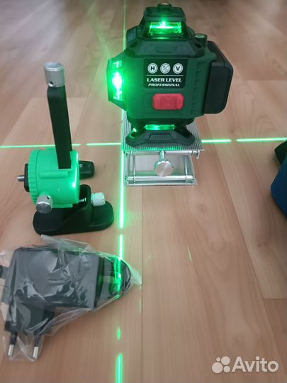 Лазерный уровнь 4D