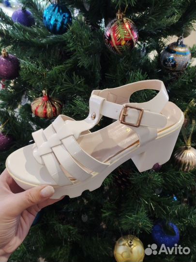 Босоножки новые 36, 40 размеры