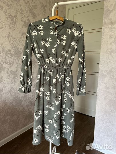 Платье 42