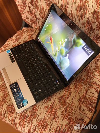 Нетбук Asus Eee pc 1215n
