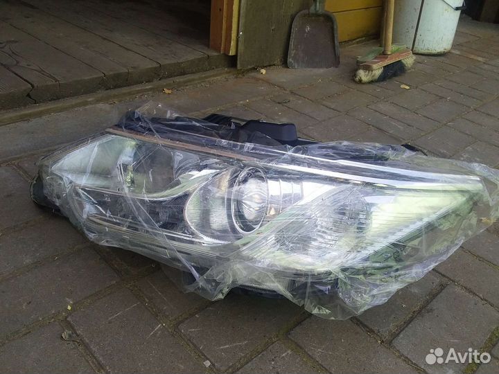 Фара левая тойота Камри 14- 18
