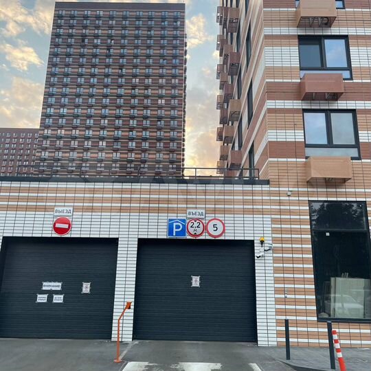 Машиноместо, 10 м²