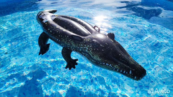 Надувной крокодил