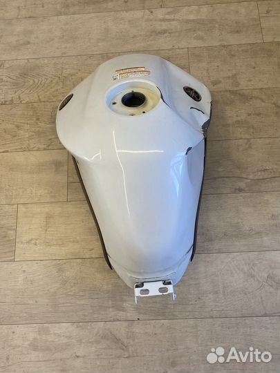 Топливный бак Yamaha xj6